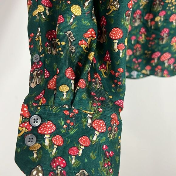 J. Crew Womens 100% Silk Blouse Mushroom Ruffle Collar Preppy Size Medium - Picture 2 of 10